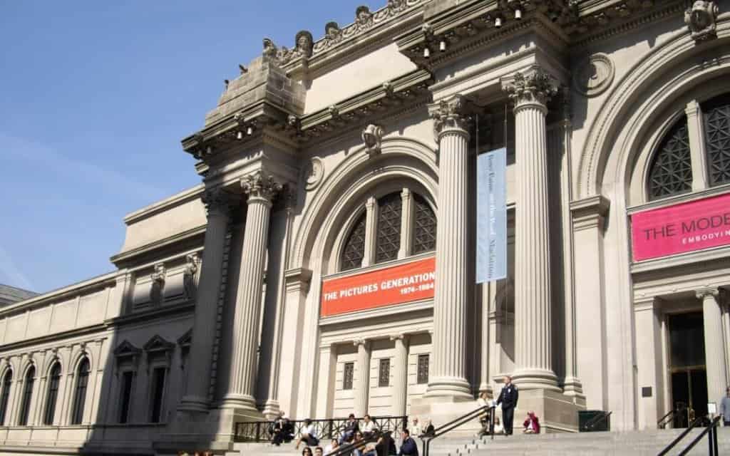 Metropolitan Museum of Art facade on a sunny day in New York City