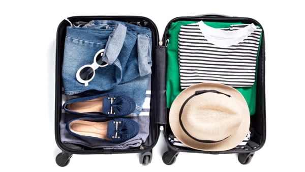 Travel Light Packing List for a Week (in a Carry-on)