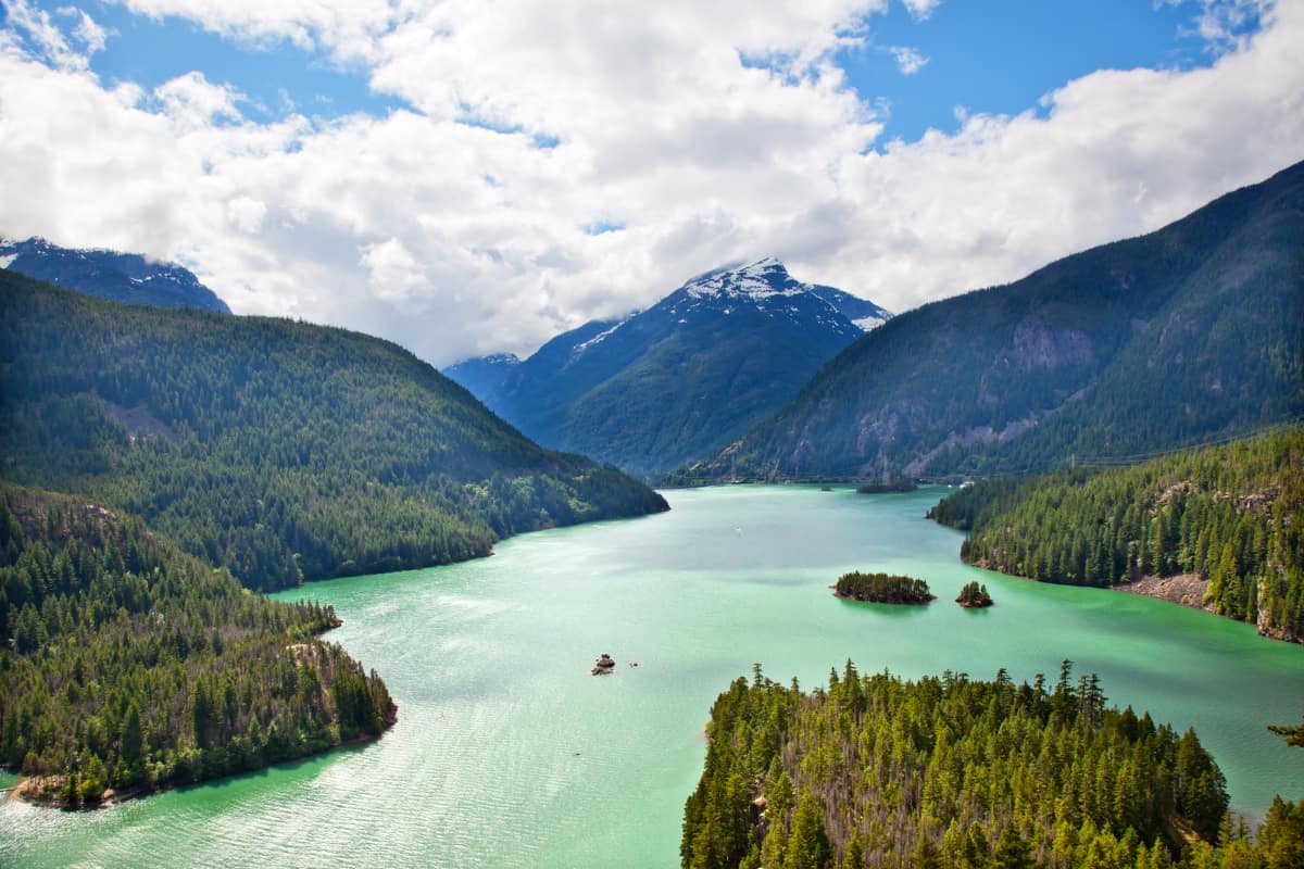 Beautiful green blue lake in North Cascades National Park